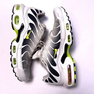 Nike Air Max Plus Mens 7.5 White Black Volt DM0032-103 Gym Training Shoes